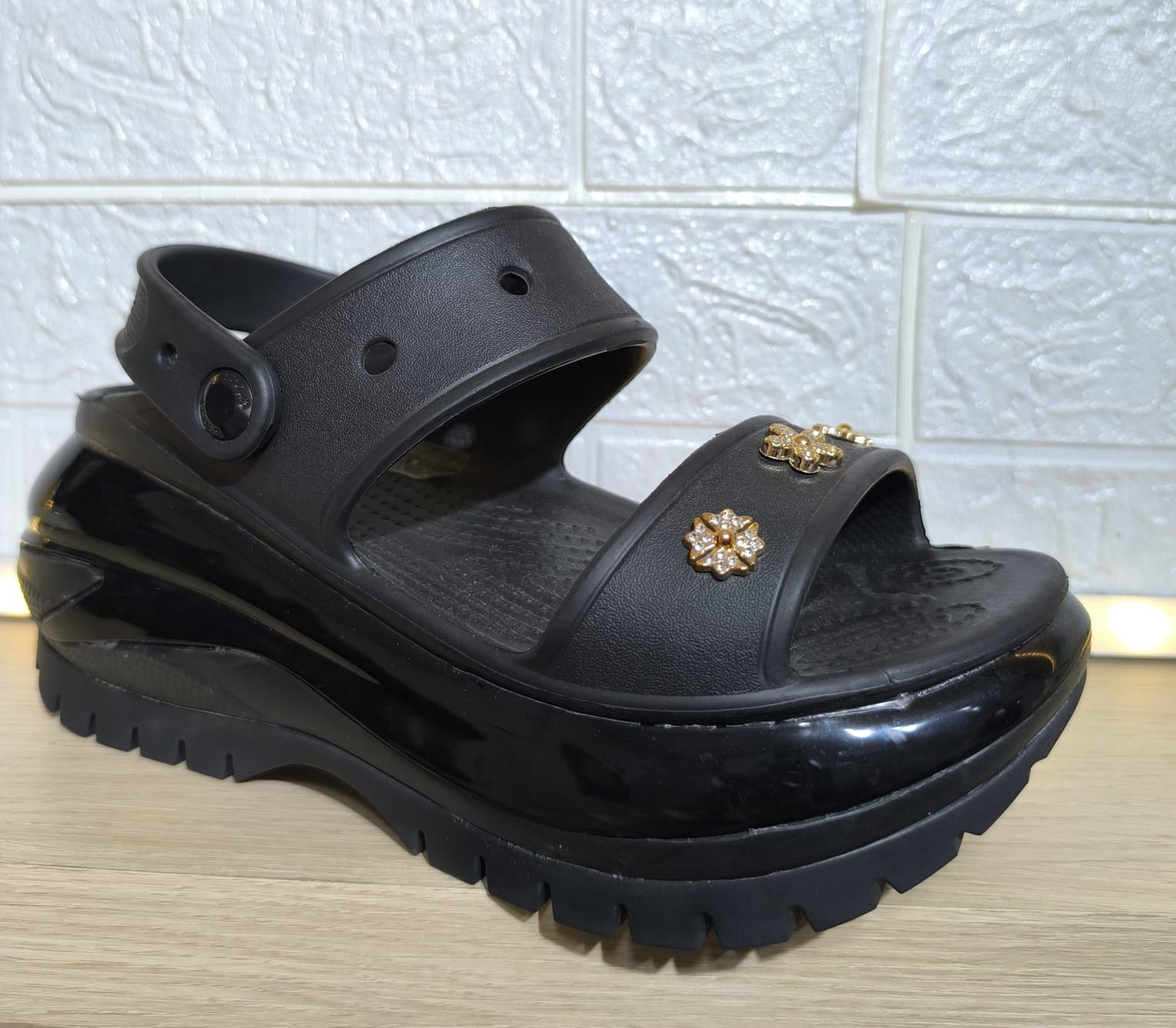 CROCS MEGA SLIDE-MEGA SLIDE BLACK M3 - M7-berkah, sehat, bahagia selalu. Senyum aja dulu