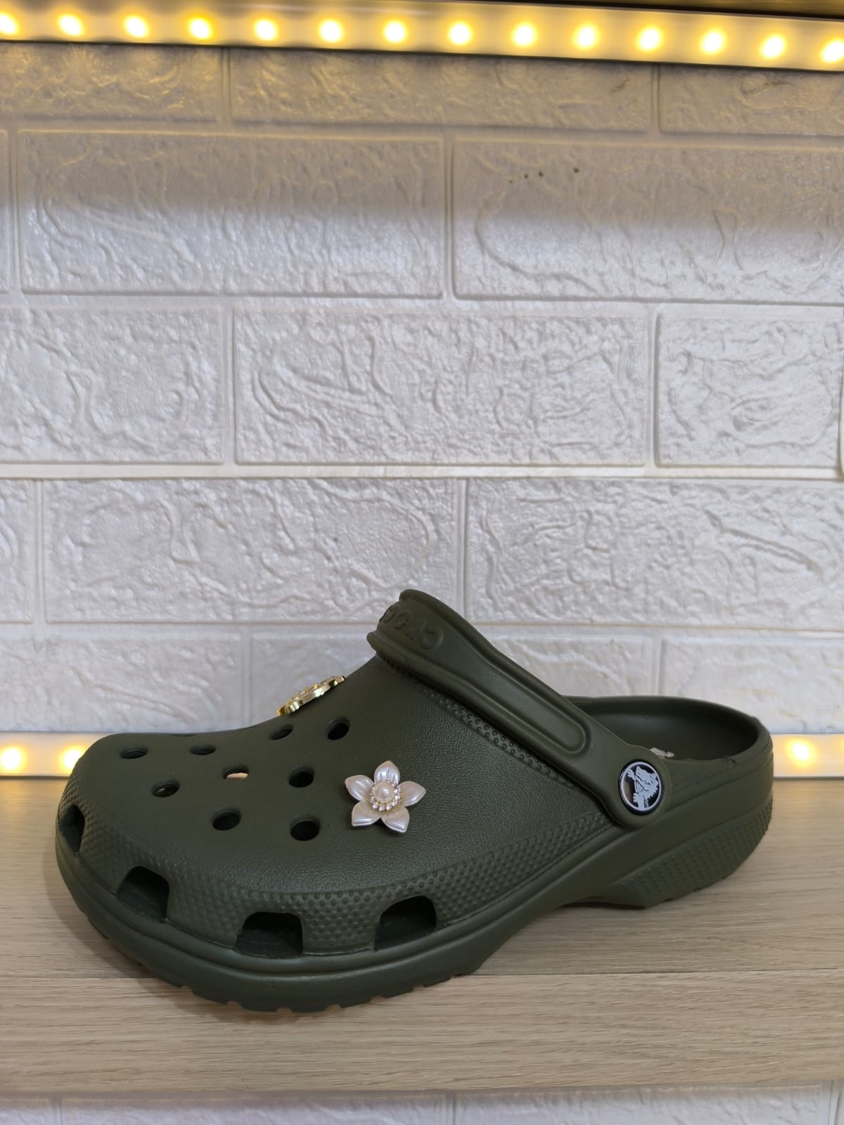 CROCS FLAT-FLAT ARMY M4-M11-berkah, sehat, bahagia selalu. Senyum aja dulu
