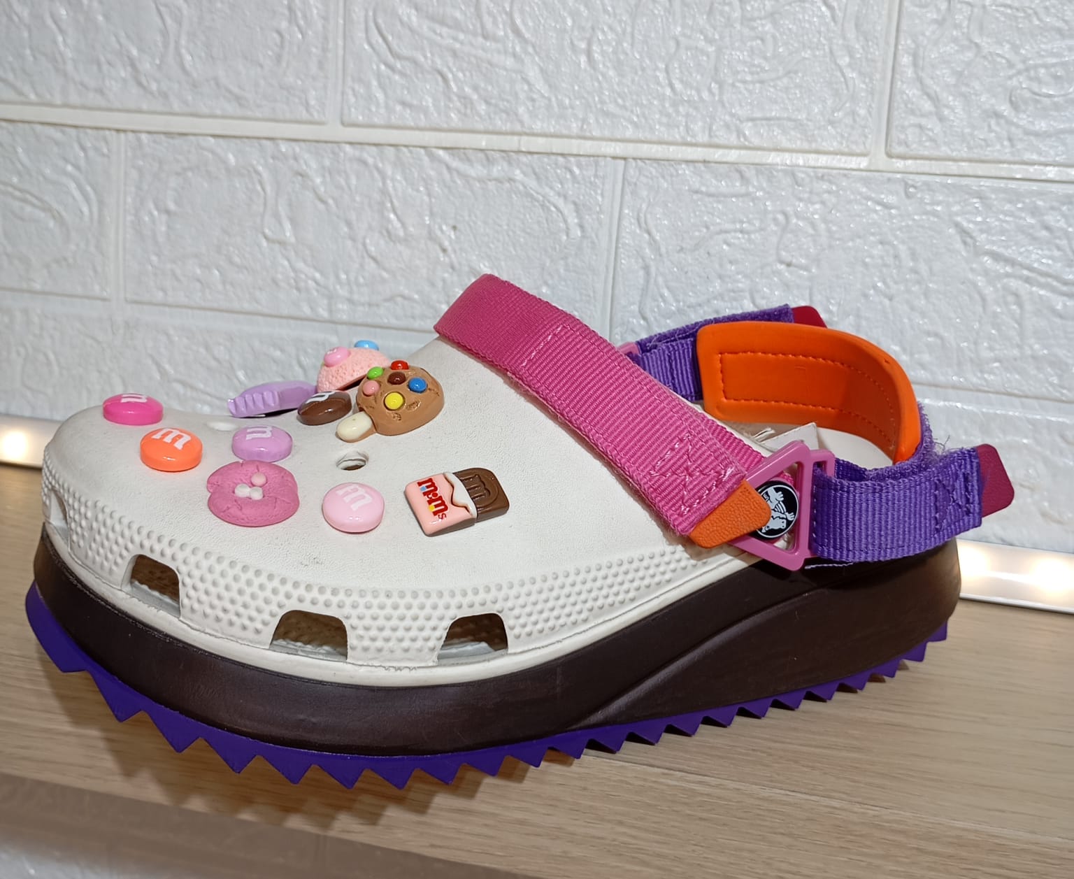 CROCS HIKER-HIKERS WHITE PINK M4-M11-berkah, sehat, bahagia selalu. Senyum aja dulu