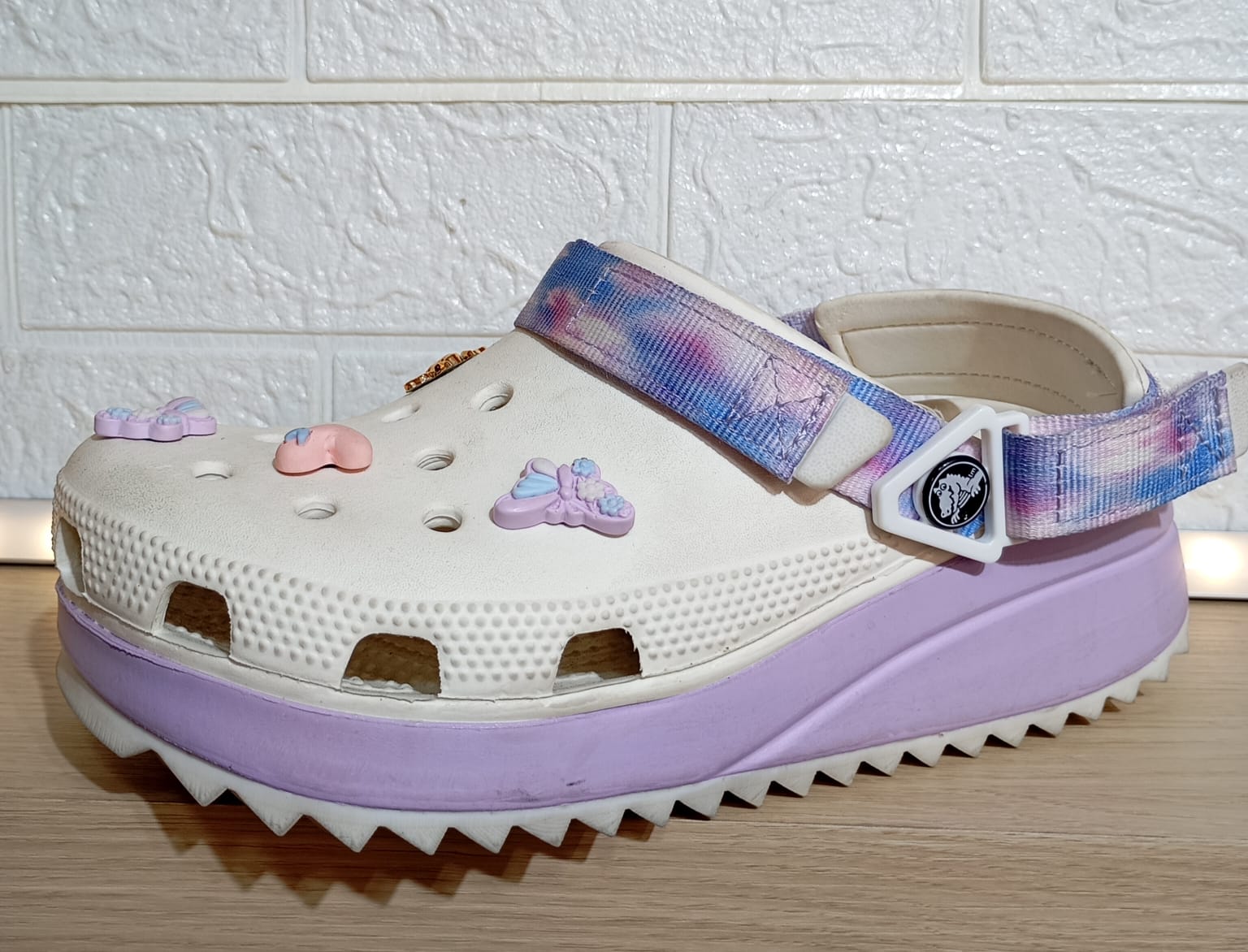 CROCS HIKER-HIKERS WHITE LILAC M4-M11-berkah, sehat, bahagia selalu. Senyum aja dulu