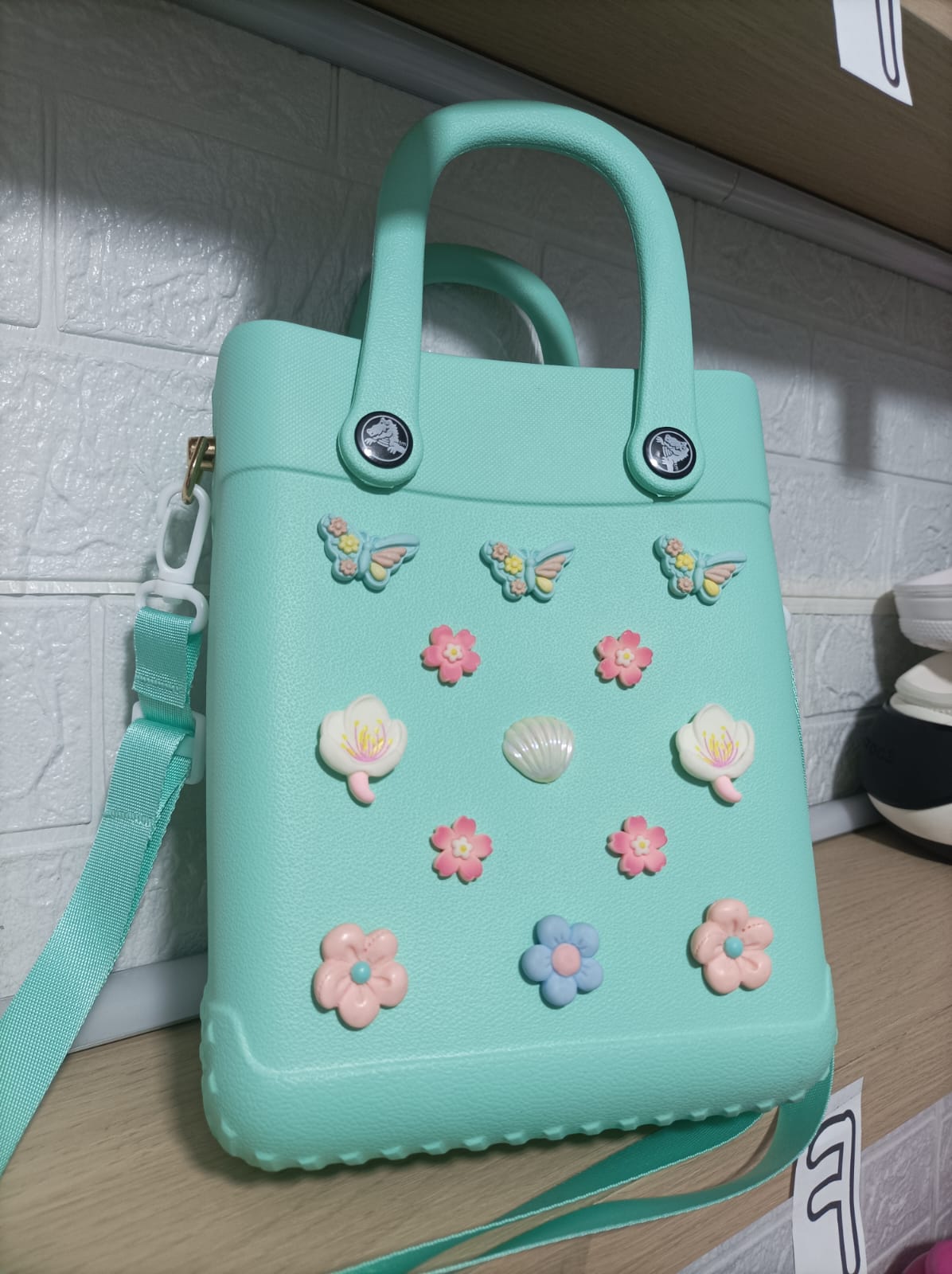 TAS KOTAK KECIL CROCS-MINI BAG CROCS TOSCA-berkah, sehat, bahagia selalu. Senyum aja dulu
