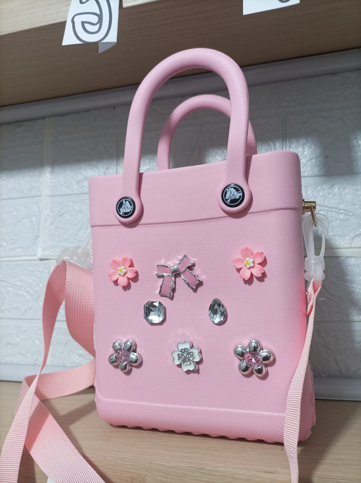 TAS KOTAK KECIL CROCS-MINI BAG CROCS BABYPINK-berkah, sehat, bahagia selalu. Senyum aja dulu