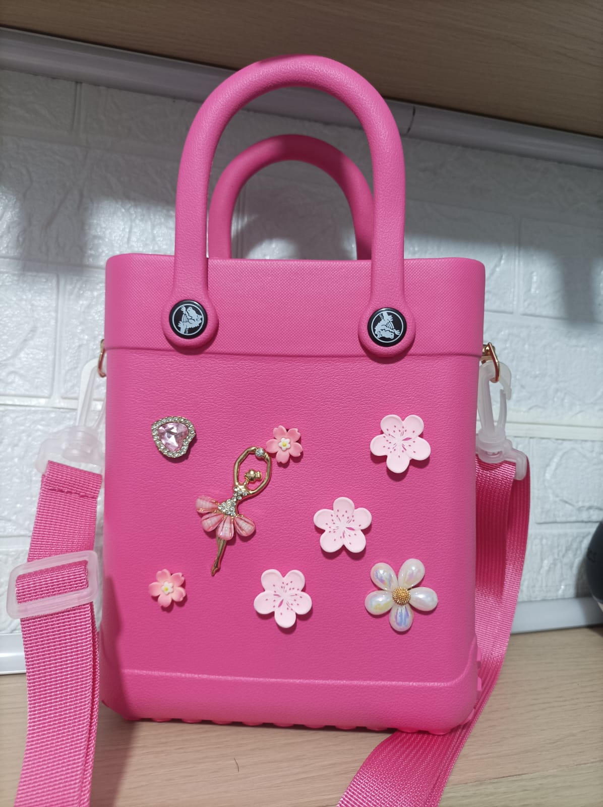 TAS KOTAK KECIL CROCS-MINI BAG CROCS FANTA-berkah, sehat, bahagia selalu. Senyum aja dulu