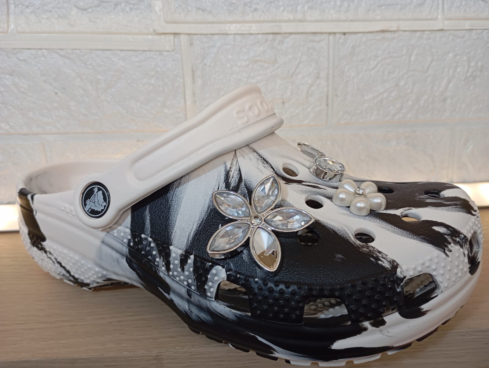 MARBLE CLOG-MARBLE CLOG WHITE M4-M11-berkah, sehat, bahagia selalu. Senyum aja dulu