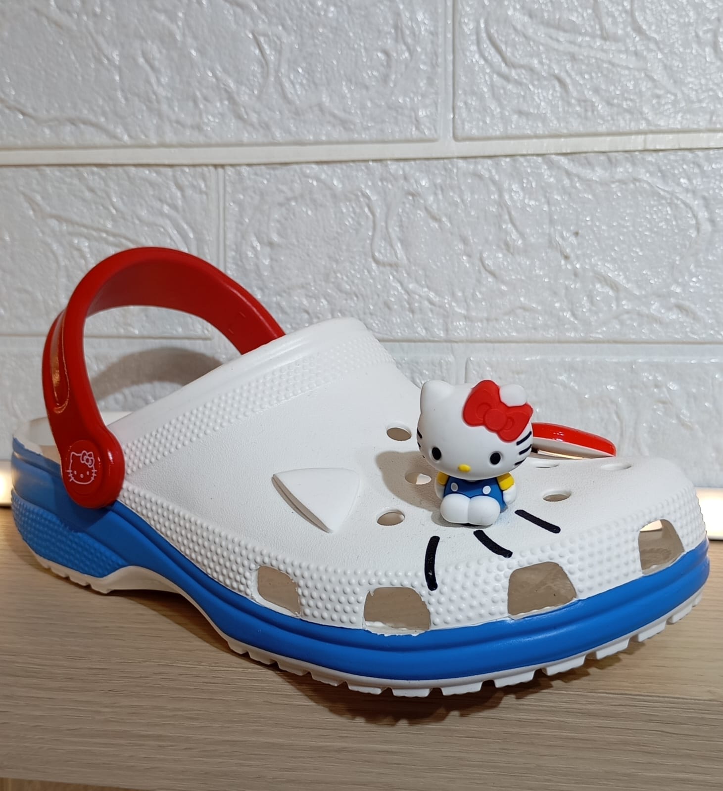 SANDAL ANAK-HK IAM PUTIH BIRU C8-J3-berkah, sehat, bahagia selalu. Senyum aja dulu