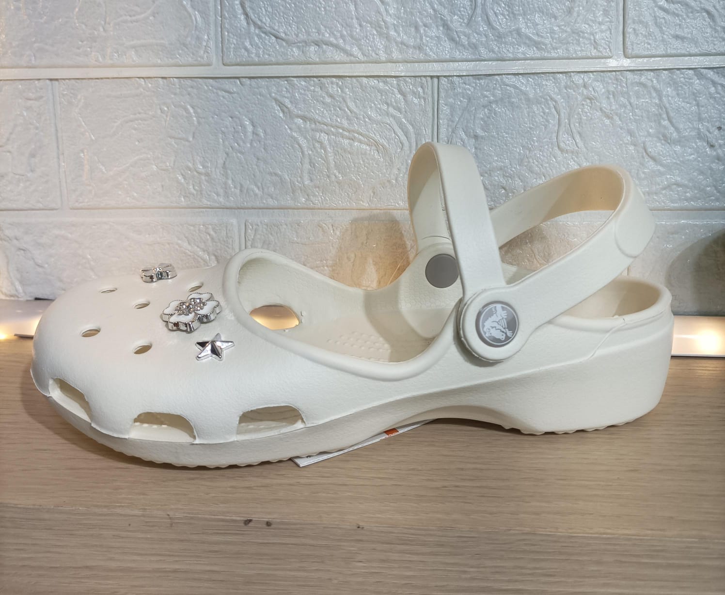 CROCS KARIN-KARIN WHITE W5-W9-berkah, sehat, bahagia selalu. Senyum aja dulu