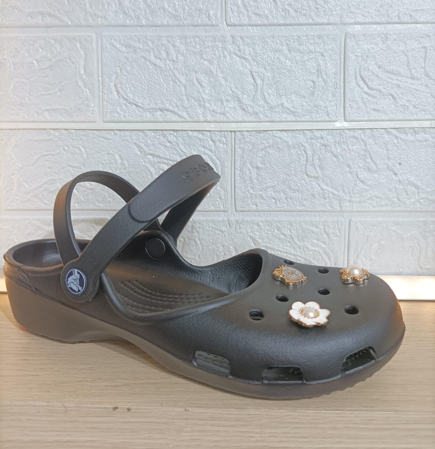 CROCS KARIN-KARIN BLACK W5-W9-berkah, sehat, bahagia selalu. Senyum aja dulu