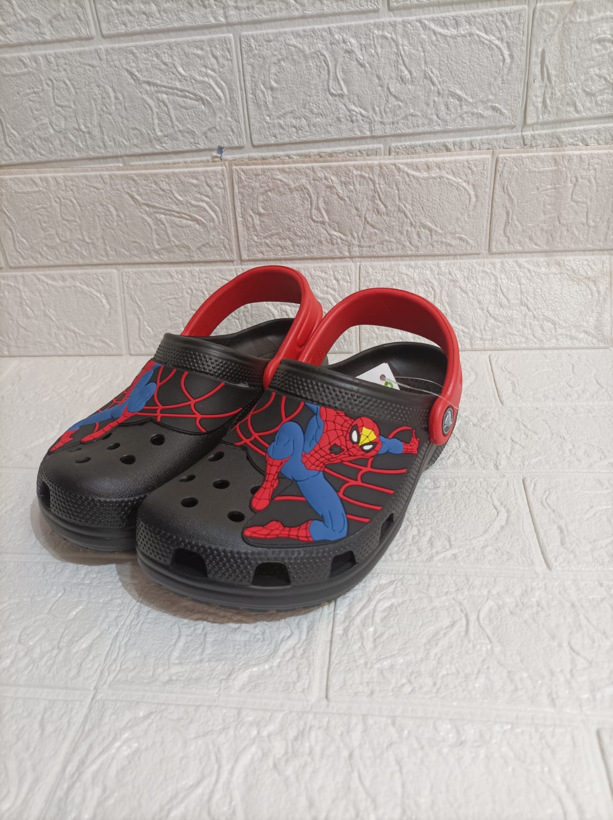 SANDAL ANAK-SPIDERMAN BLACK RED C8 - J3-berkah, sehat, bahagia selalu. Senyum aja dulu