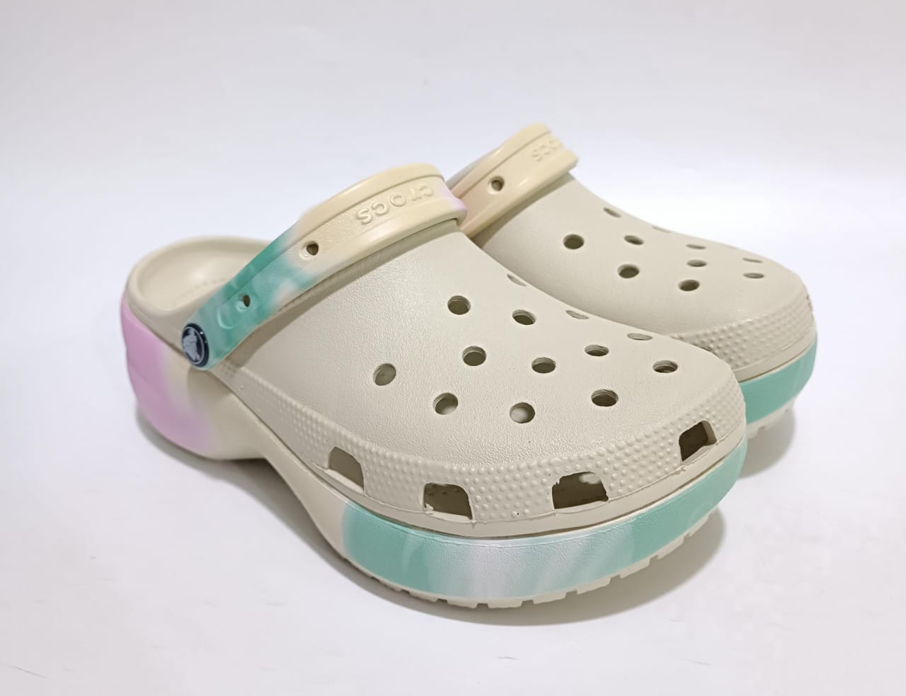 CROCS PLATFORM-PLATFORM GRADASI PINK W5-W9-berkah, sehat, bahagia selalu. Senyum aja dulu