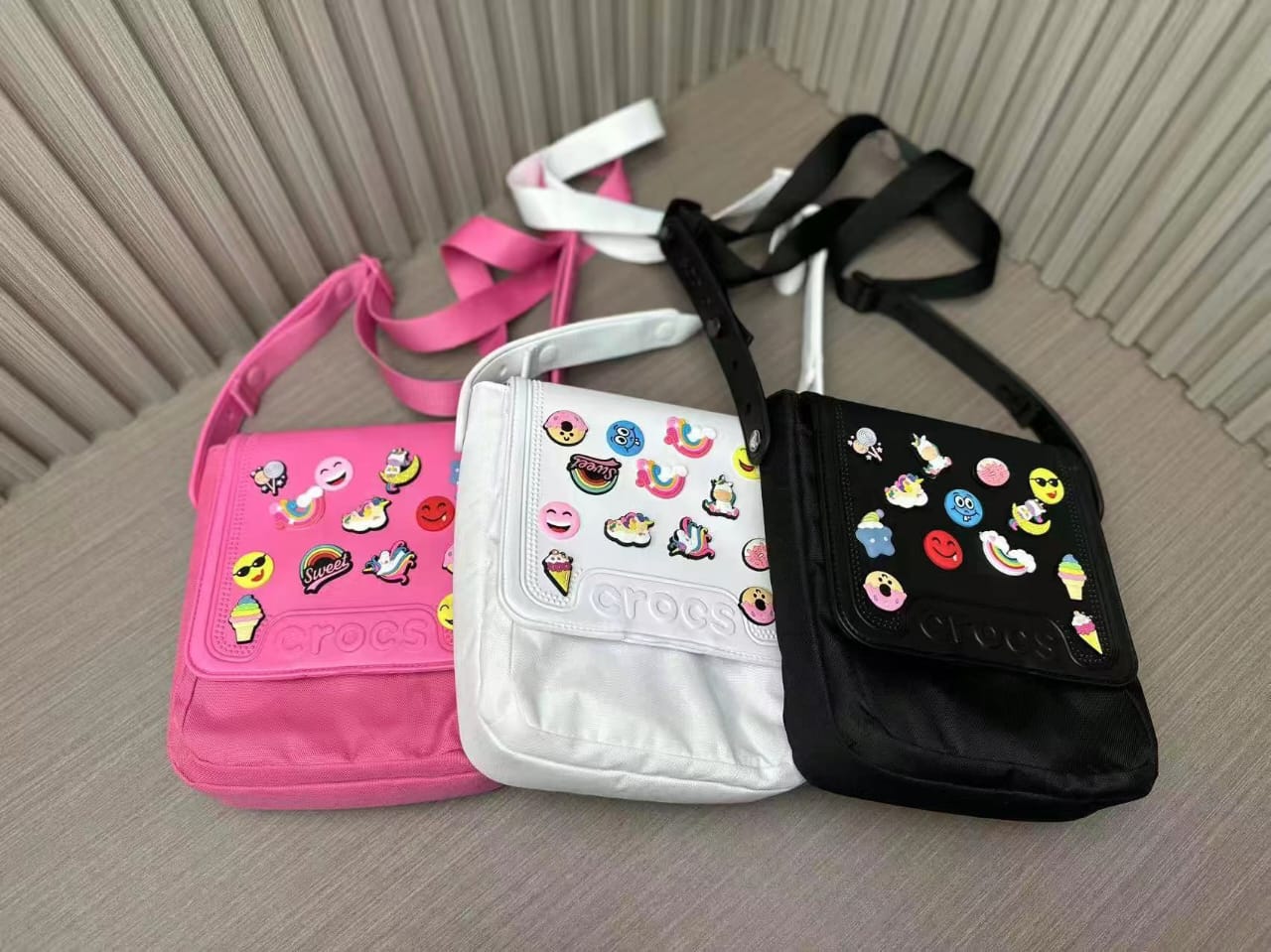 TAS CROCS-SLING BAG CROCS WHITE-berkah, sehat, bahagia selalu. Senyum aja dulu