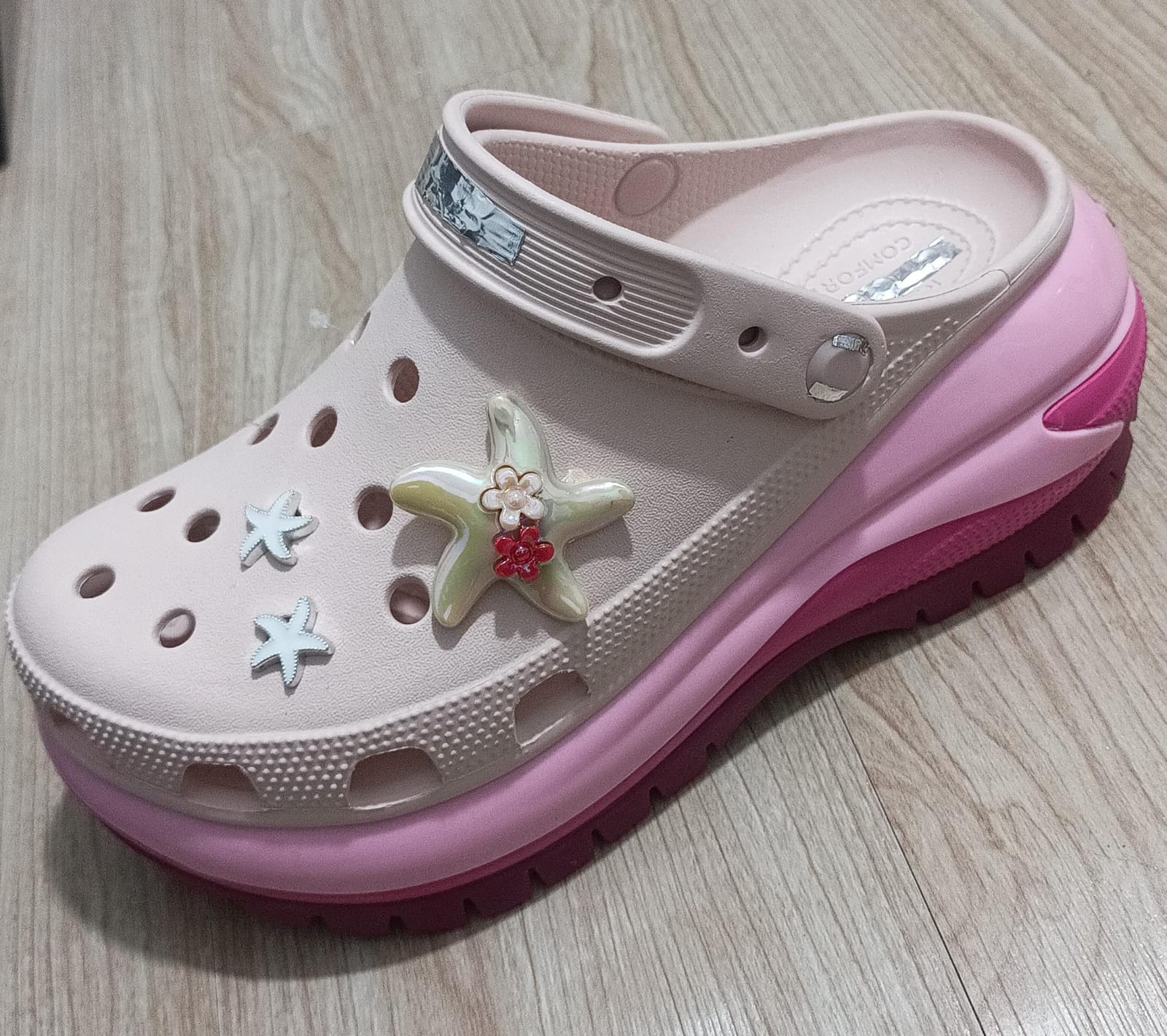 CROCS MEGA CRUSH-MEGA CRUSH CREAM PINK M3-M7-berkah, sehat, bahagia selalu. Senyum aja dulu